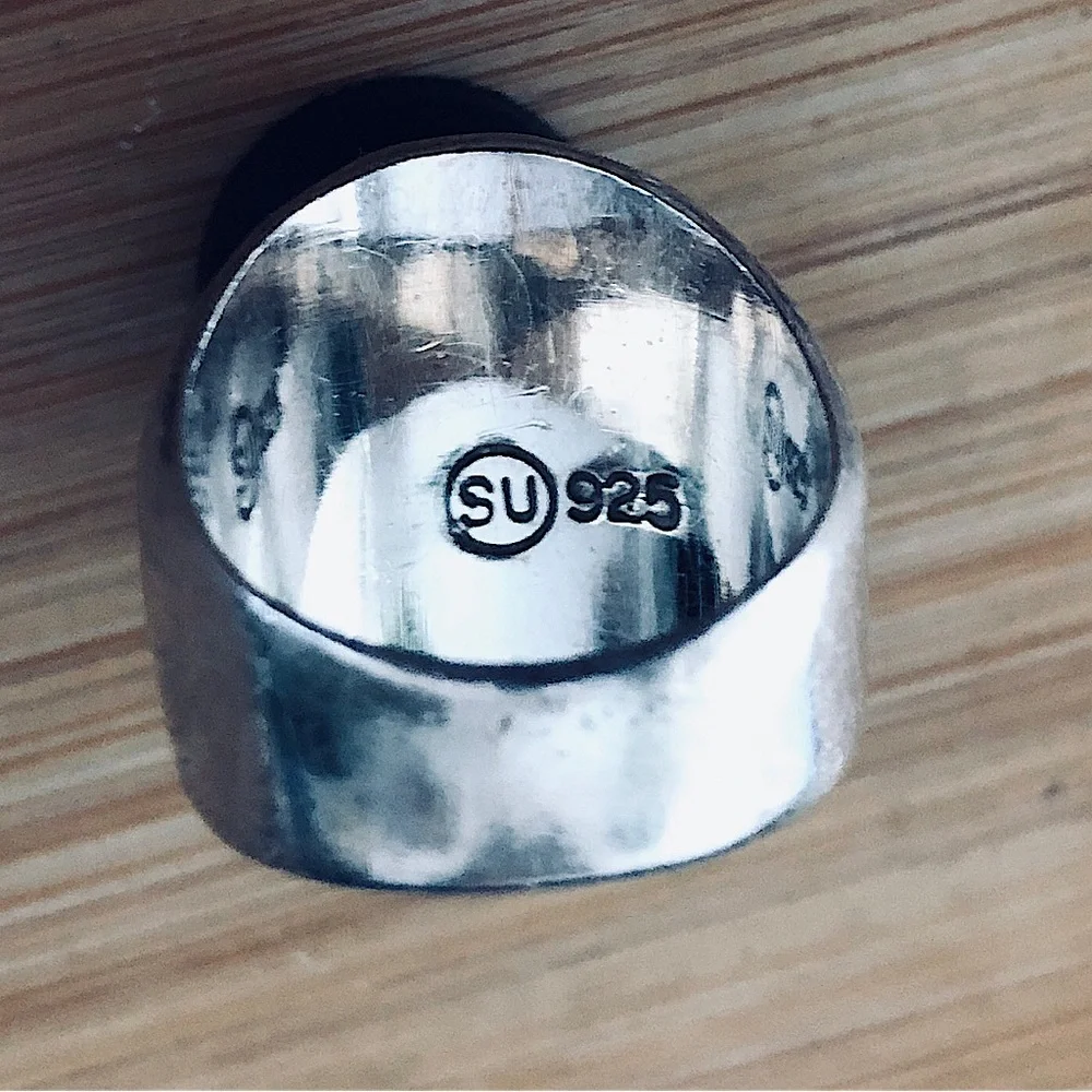 $64  Designer Estate Ring  Sterling Silver  Size 7  Hallmarked SU 925